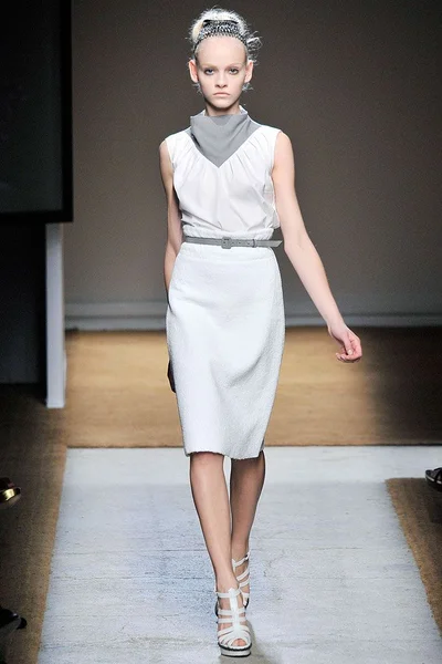 Look 25